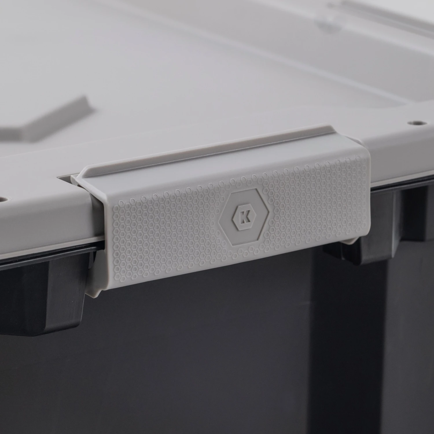 Kobalt Plastic Storage Totes X-large 24-Gallon (96-Quart) Grey Heavy Duty Tote with Latching Lid 4 Kobalt Plastic Storage Totes X-large 24-Gallon (96-Quart) Grey Heavy Duty Tote with Latching Lid - Image 4