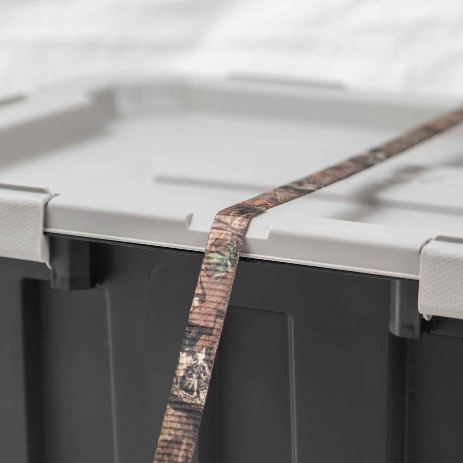 Kobalt Plastic Storage Totes X-large 24-Gallon (96-Quart) Grey Heavy Duty Tote with Latching Lid 5 Kobalt Plastic Storage Totes X-large 24-Gallon (96-Quart) Grey Heavy Duty Tote with Latching Lid - Image 5