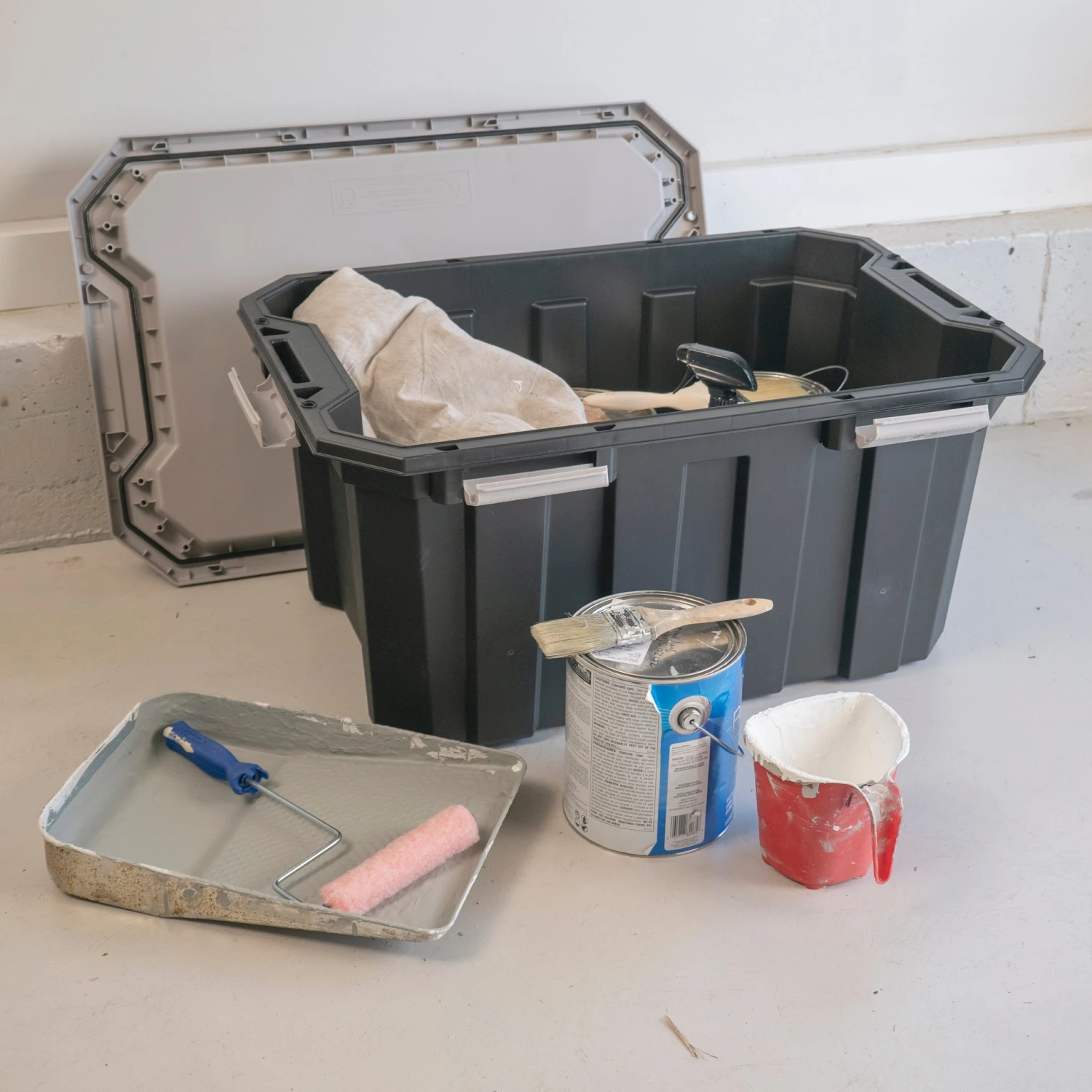 Kobalt Plastic Storage Totes X-large 24-Gallon (96-Quart) Grey Heavy Duty Tote with Latching Lid 13 Kobalt Plastic Storage Totes X-large 24-Gallon (96-Quart) Grey Heavy Duty Tote with Latching Lid - Image 13