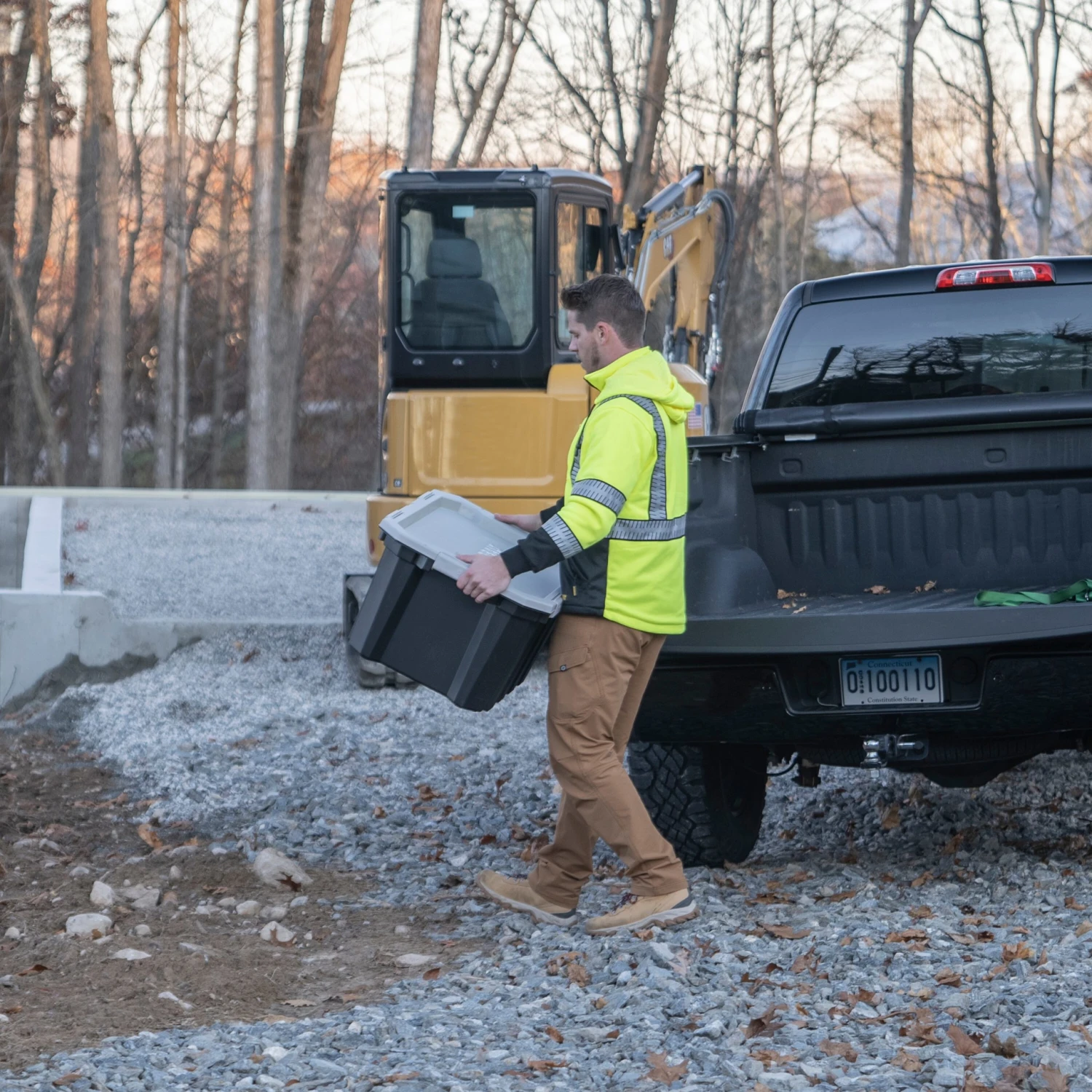 Kobalt Plastic Storage Totes X-large 24-Gallon (96-Quart) Grey Heavy Duty Tote with Latching Lid 12 Kobalt Plastic Storage Totes X-large 24-Gallon (96-Quart) Grey Heavy Duty Tote with Latching Lid - Image 12